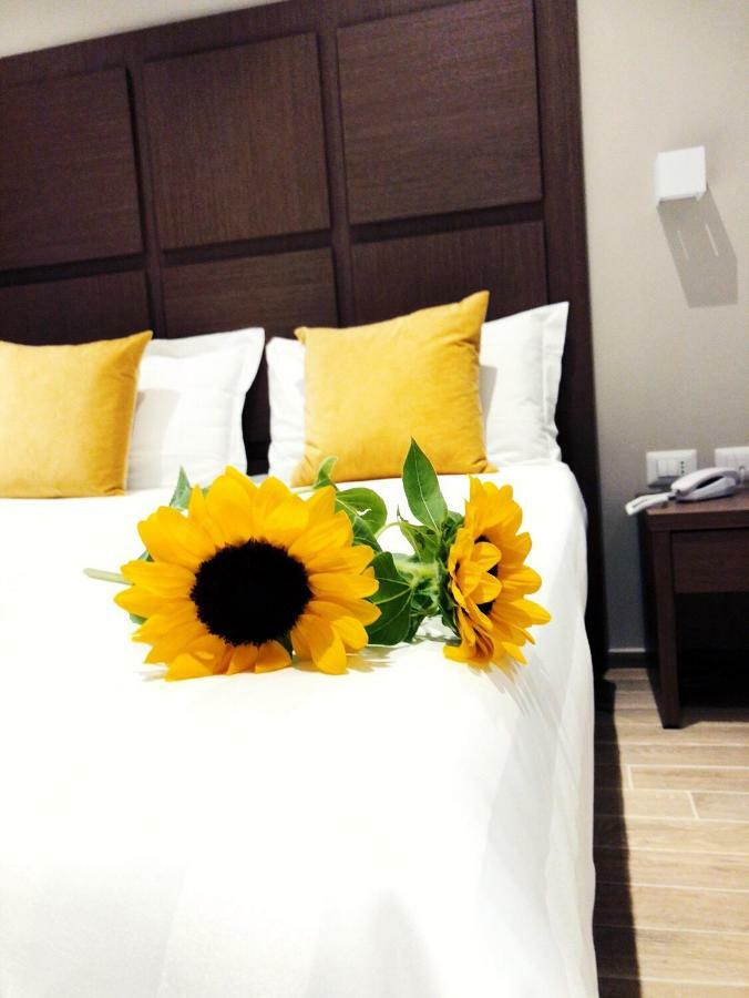 House Garden Hotel Рим Екстериор снимка